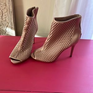 Nine west rose gold caged peep toe bootie. Size 7.5 never worn